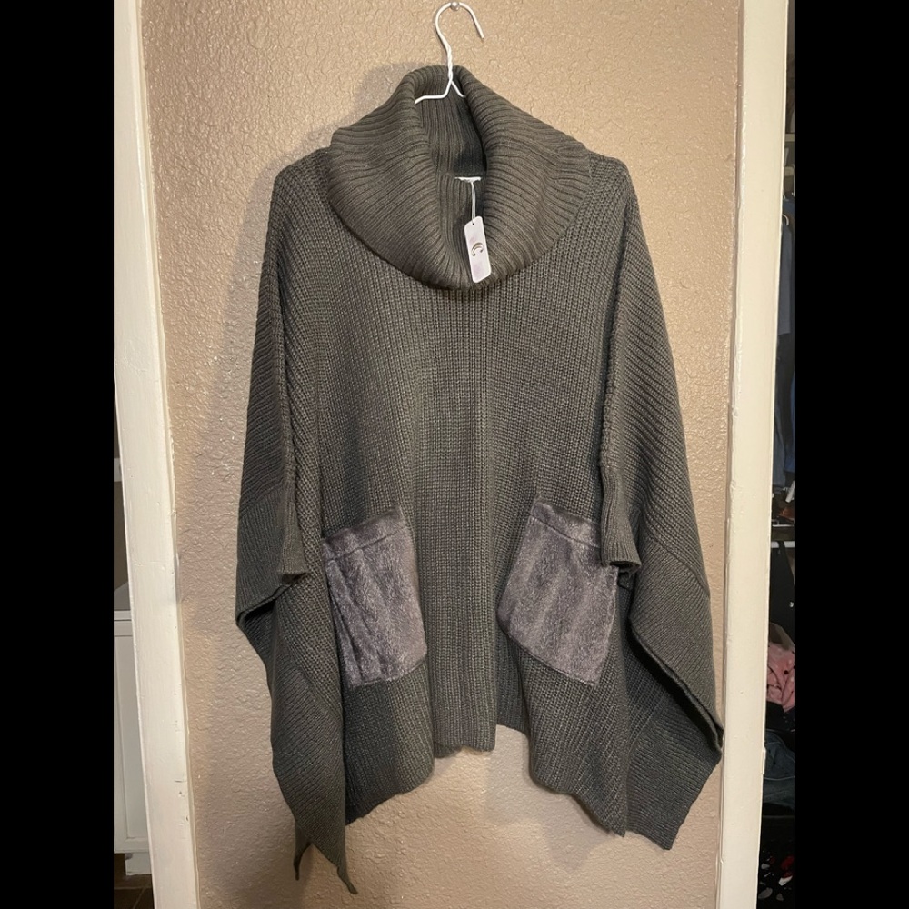 Charming Charlie Grey Knit Poncho with Faux Fur